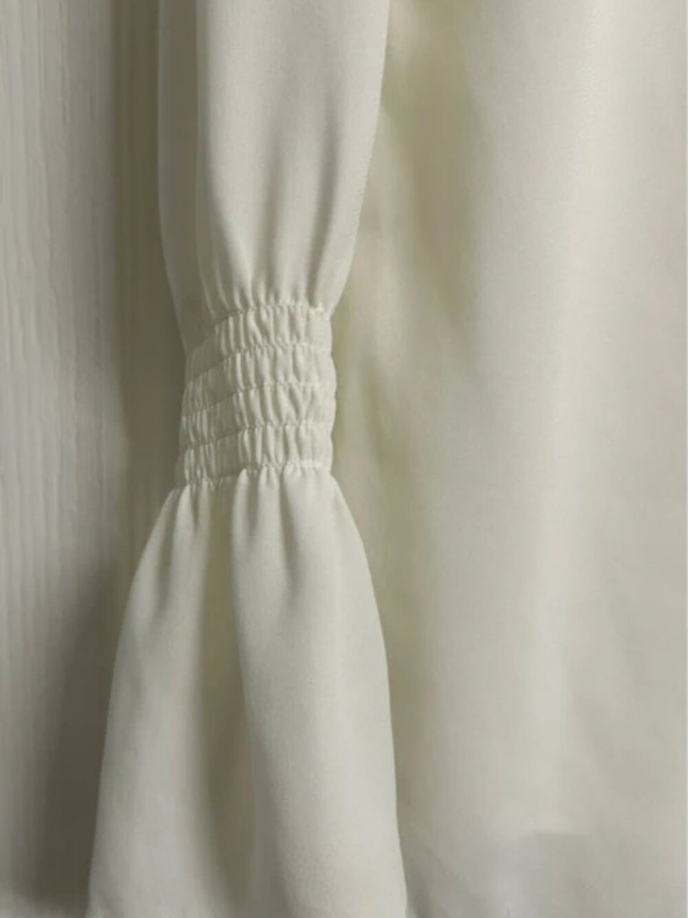 Womens Warehouse White Flowy Blouse Smocked Balloon Long Sleeve - Picture 3 of 5